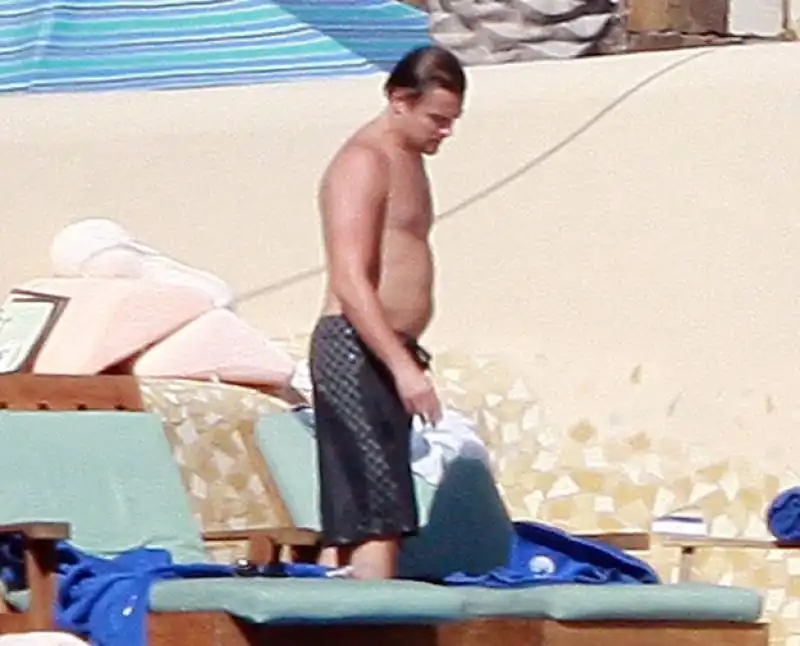 leo di caprio con epa rientra nel trend dad bod