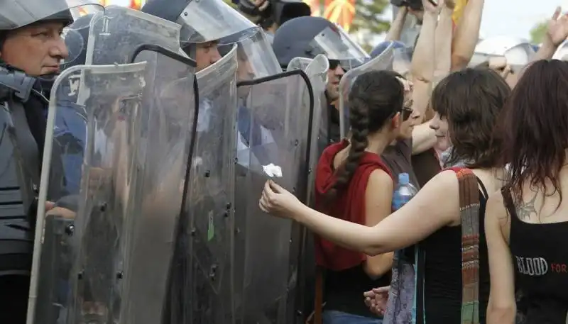 manifestazione pacifica a skopje in macedonia