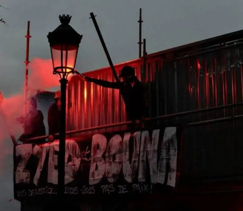 manifestazioni e proteste nelle banlieue 5