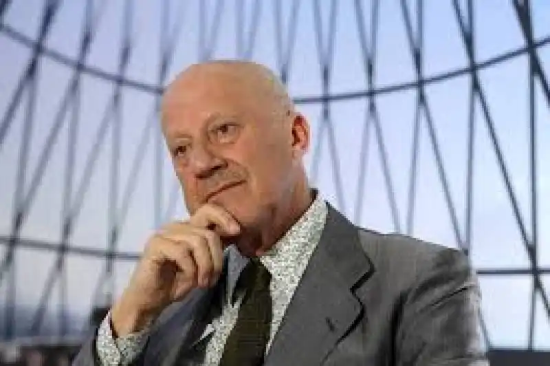 NORMAN FOSTER