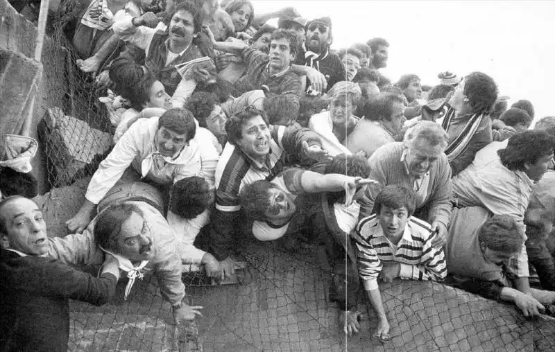 scontri allo stadio heysel   