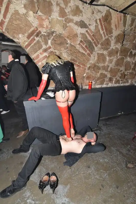 serata fetish  3