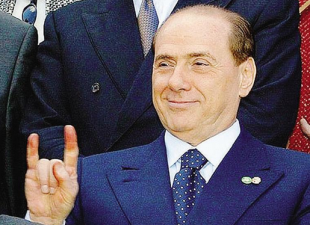 silvio berlusconi corna 2