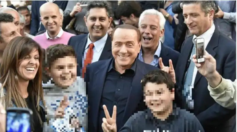 silvio berlusconi corna  7