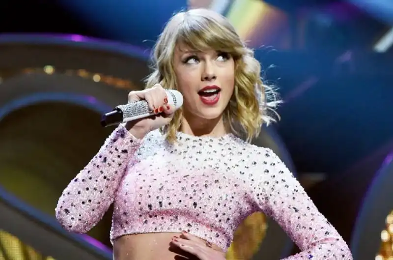 taylor swift iheartradio fest 2014 billboard 650