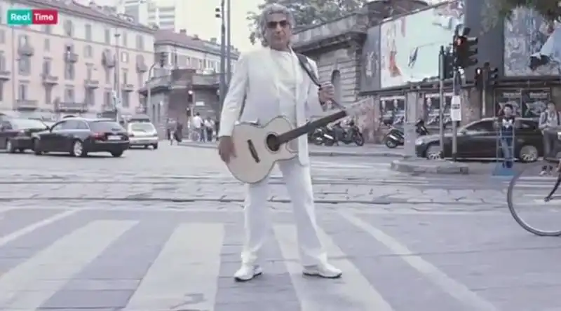 toto cutugno canta l italiano in cinese