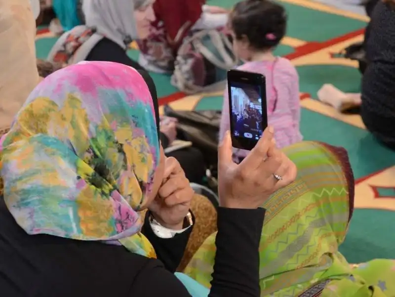 una moschea in una chiesa  succede a venezia per la biennale 4image