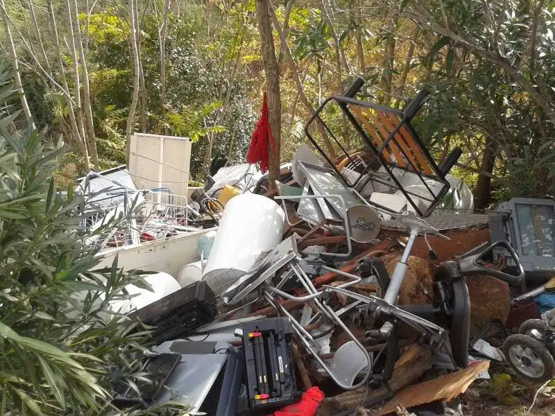 val d ala  parco delle valli campo nomadi roma