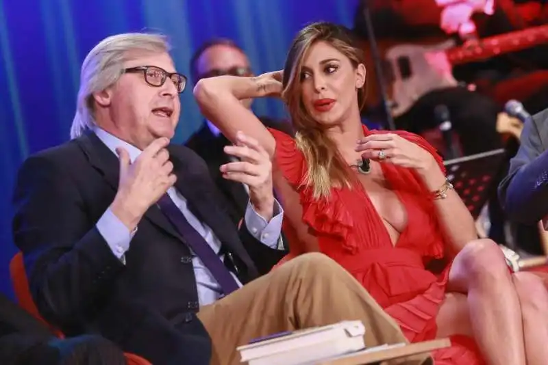 belen rodriguez e vittorio sgarbi costanzo show  15