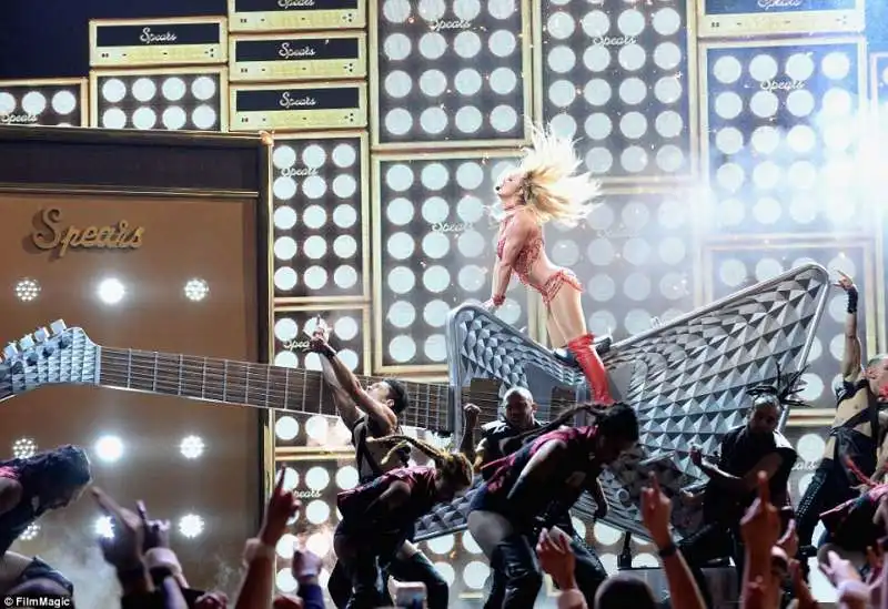 britney spears sul palco del billboard music awards 10