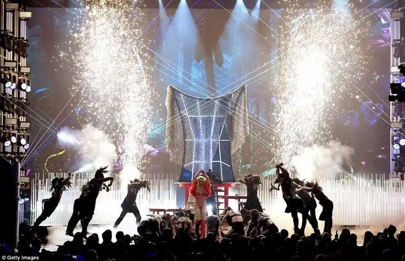 britney spears sul palco del billboard music awards 3