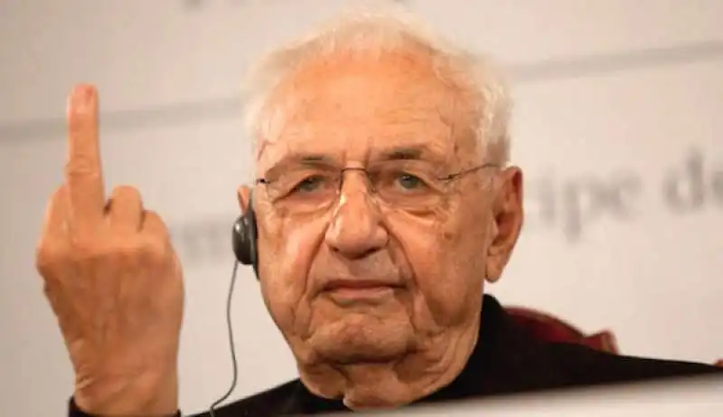 FRANK GEHRY