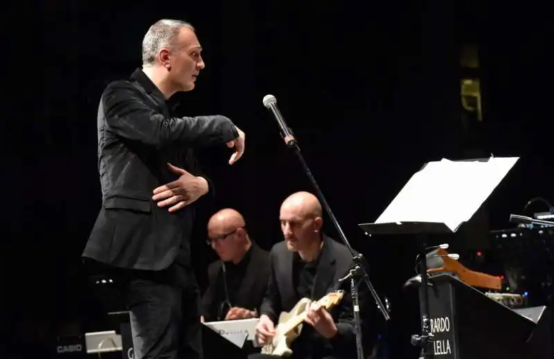 gerardo di lella e la sua orchestra in ricordo di lucio battisti (1)