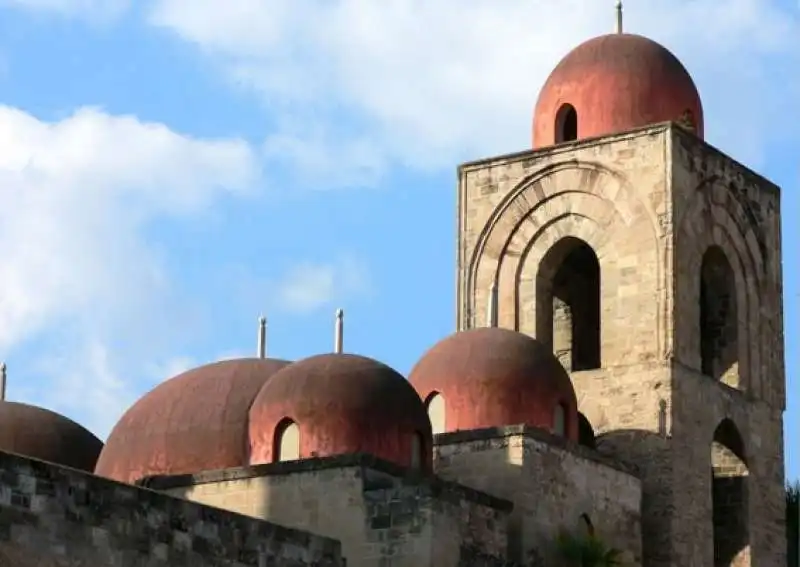 GLI ARABI E LA SICILIA