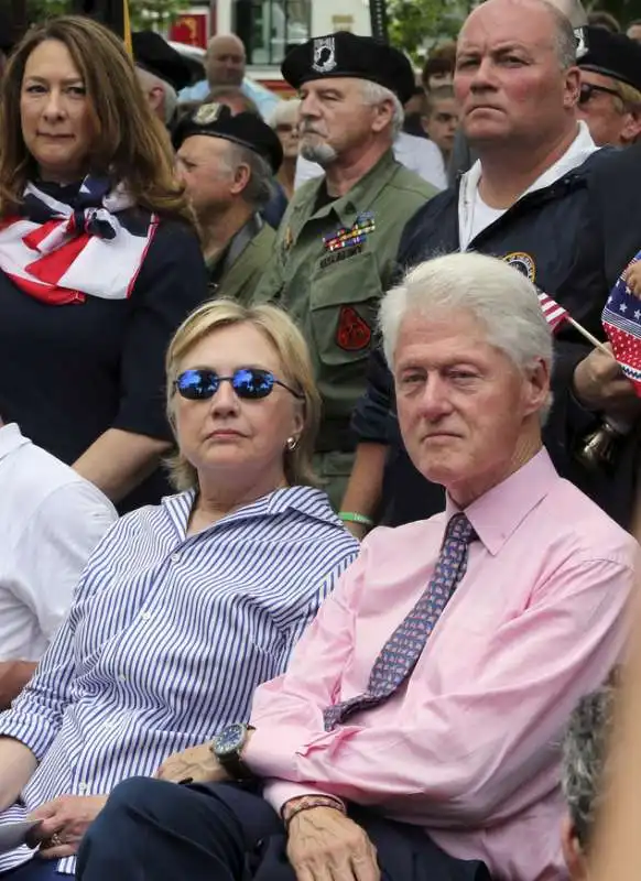 hillary e bill clinton  a chappaqua ny per il memorial day