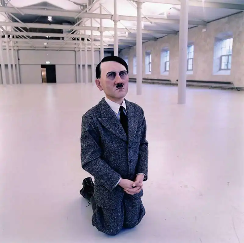 him l hitler  di maurizio cattelan  2