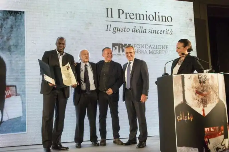 il premiolino 2016   matteo fraschini koffi (premiato) con i giurati giancarlo galli, piero colaprico, alfredo pratolongo e chiara beria di argentine