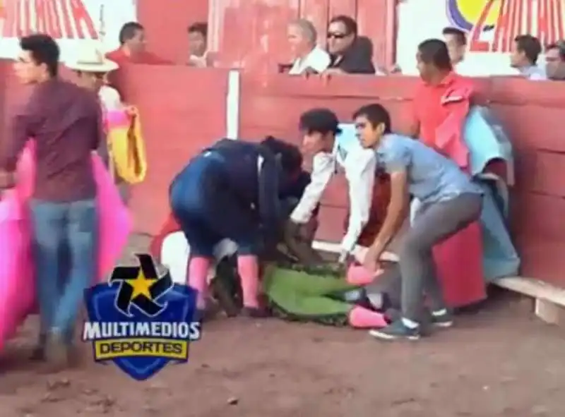 IL TORERO INCORNATO IN MESSICO   