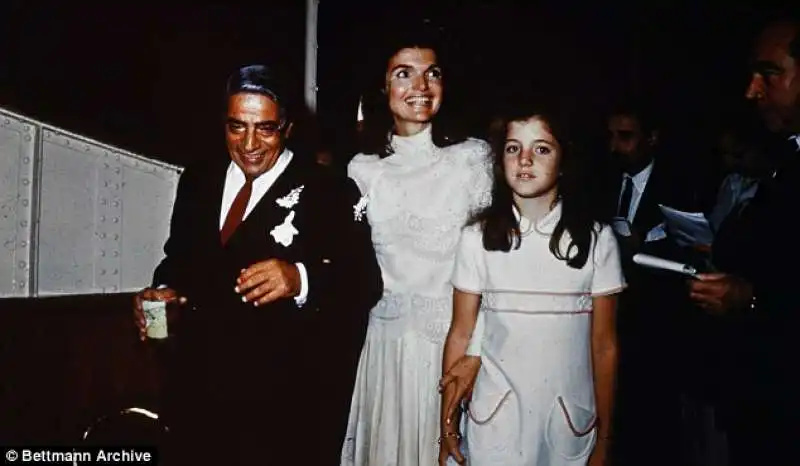 jackie kennedy con caroline e onassis