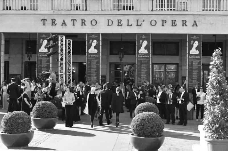 l ingresso del teatro dell opera