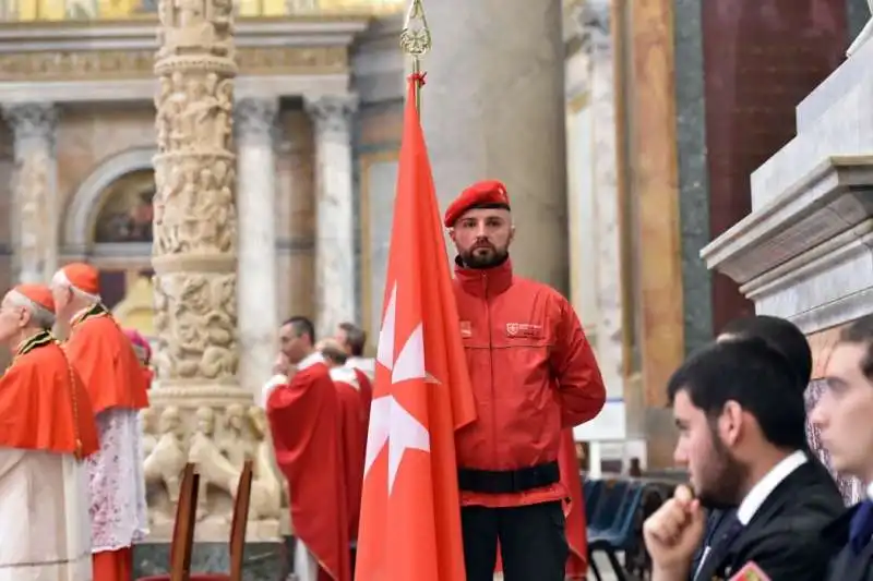 la bandiera dell ordine dei cavalieri di malta