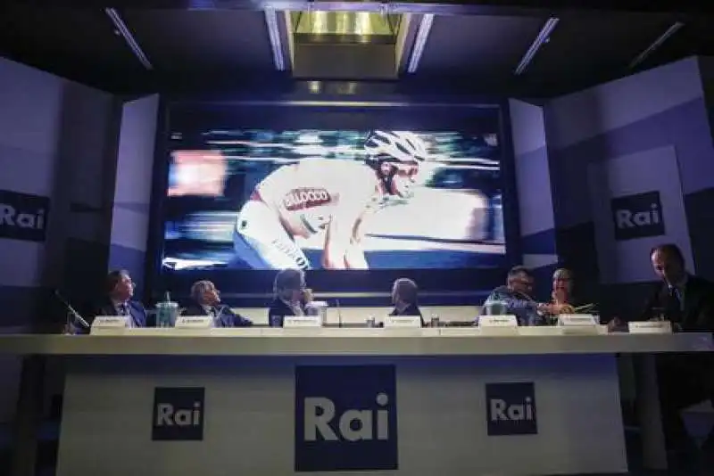 LA RAI PRESENTA LO SPOT DEL GIRO D ITALIA CHE FA ARRABBIARE I MOTOCICLISTI