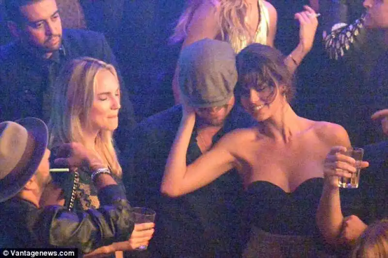 leonardo dicaprio a un party con la modella georgia fowler