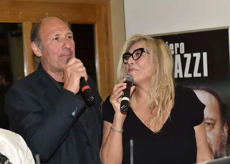 masciarelli e mara venier cantano per galeazzi