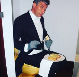 MAURIZIO CATTELAN