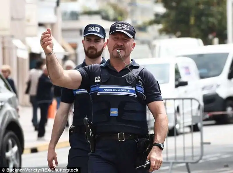 polizia al festival di cannes blindato