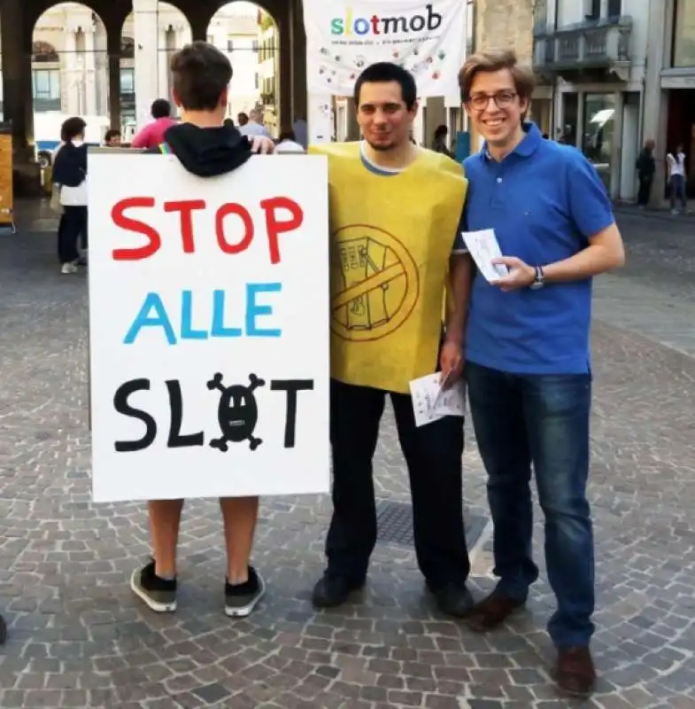 PROTESTE CONTRO LE SLOT 