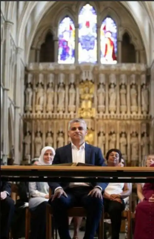 SADIQ KHAN NELLA CATTEDRALE CRISTIANA DI SOUTHWARK