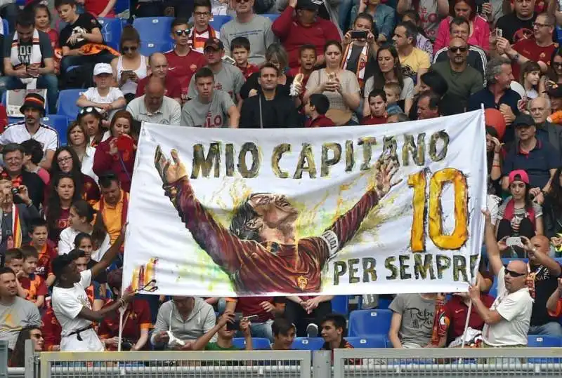 striscione totti 2