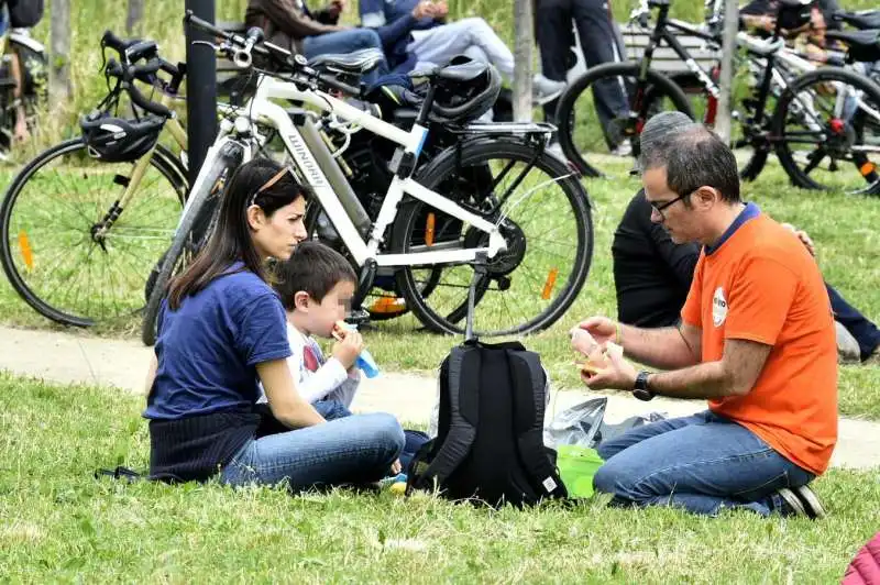 VIRGINIA RAGGI CON MARITO E FIGLI