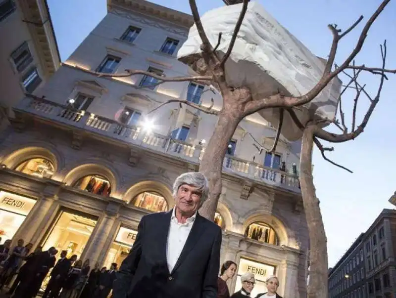 albero di giuseppe penone a largo goldoni  2