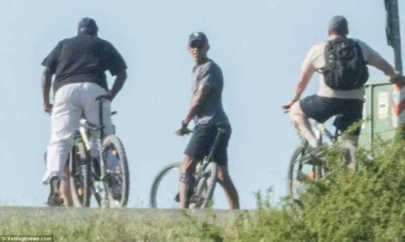 barack in bici