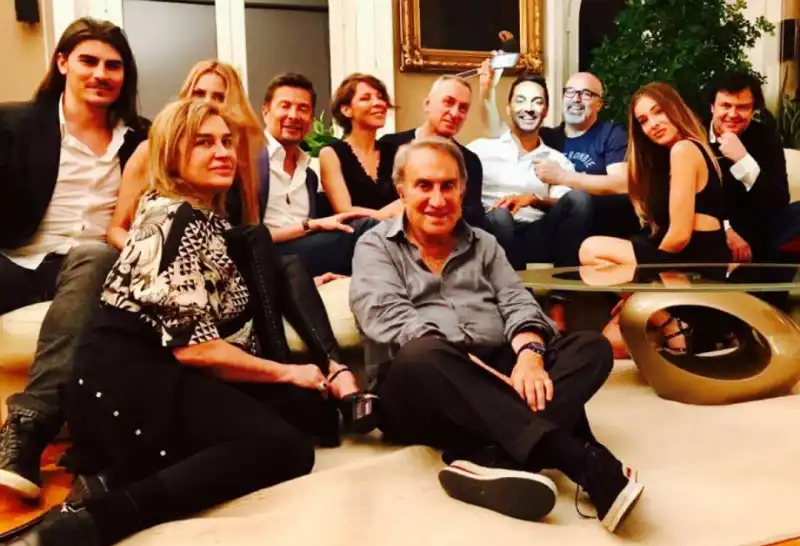 emilio fede   luna berlusconi  lory del santo   giovanni ciacci   domenico zambelli e amici a casa di riccardo signoretti