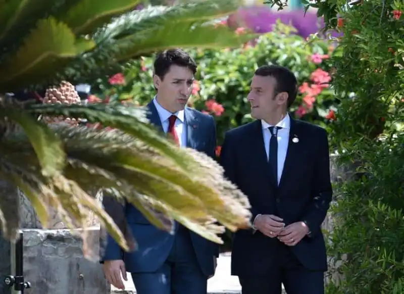 emmanuel macron e justin trudeau a taormina  11