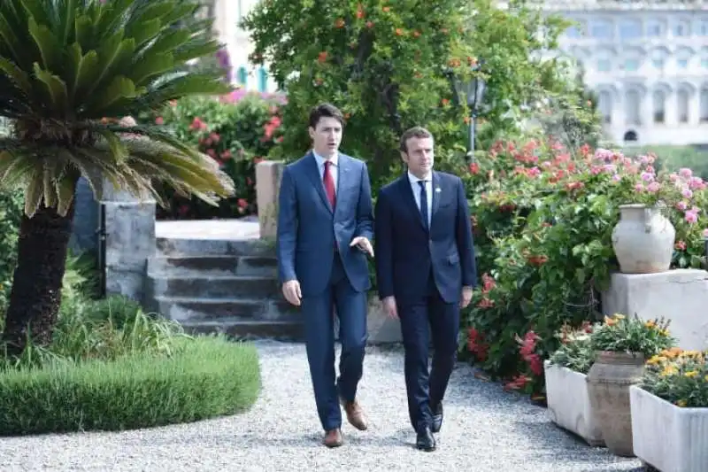 emmanuel macron e justin trudeau a taormina  13