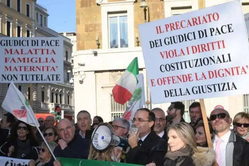 GIUDICI DI PACE