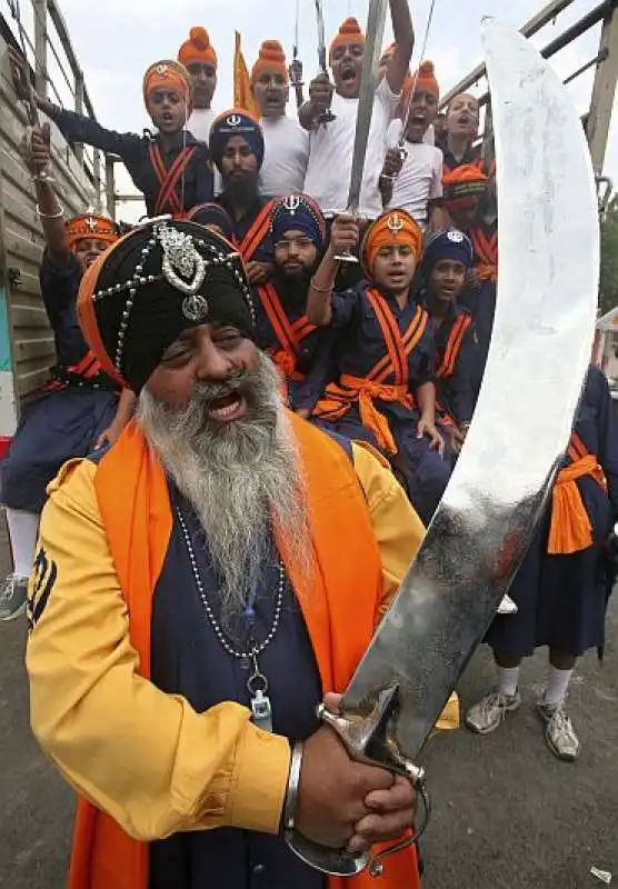 i sikh amano le lame