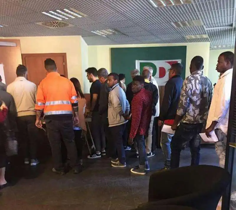 immigrati alle primarie di ercolano