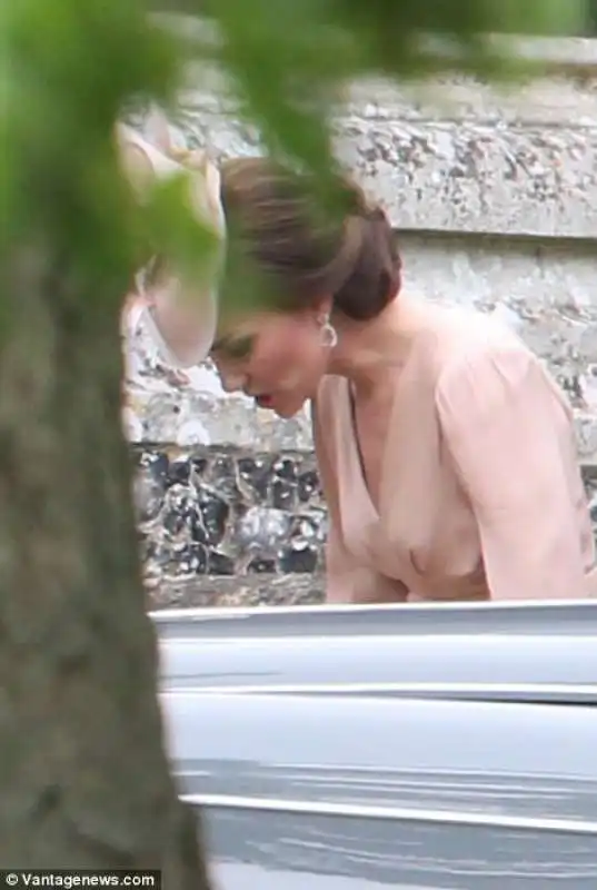 kate middleton cazzia il principe george che si mette a piangere 