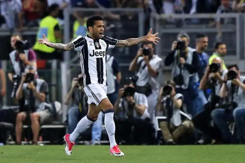 LAZIO JUVE DANI ALVES