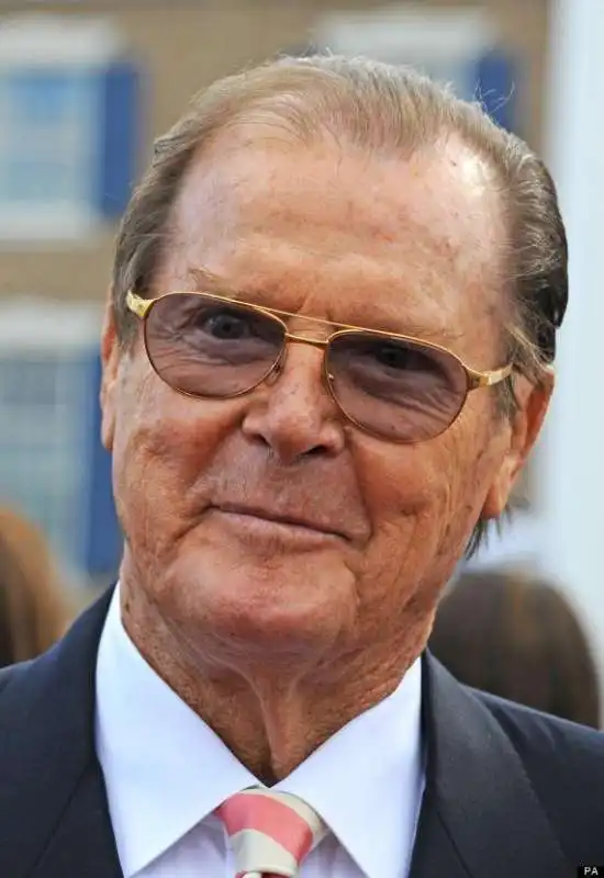 roger moore  5