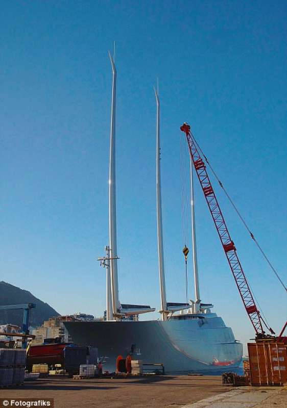 sailing yacht a al porto