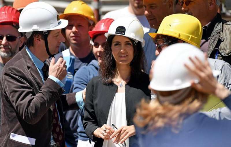 VIRGINIA RAGGI AL MAUSOLEO DI AUGUSTO