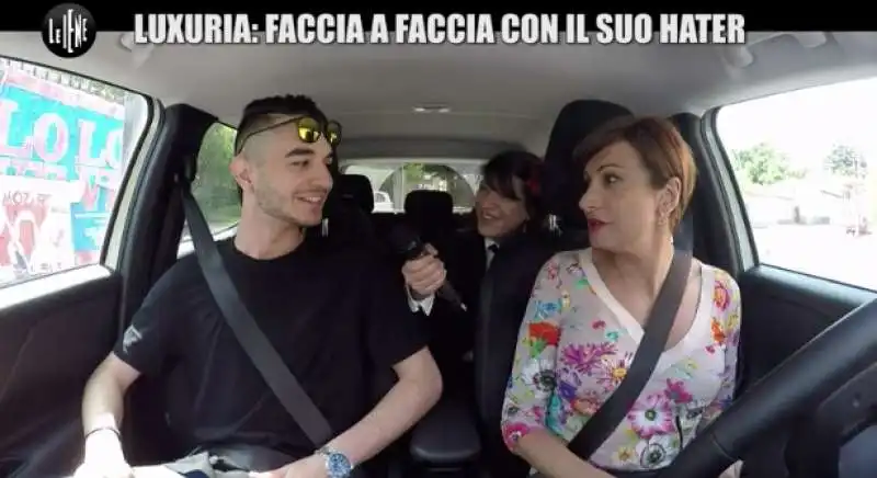 VLADIMIR LUXURIA CON IL SUO HATER