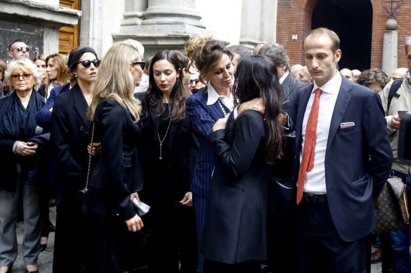 daniela santanche con jonella giulia e le nipoti ligresti