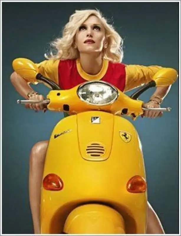 gwen stefani vespa